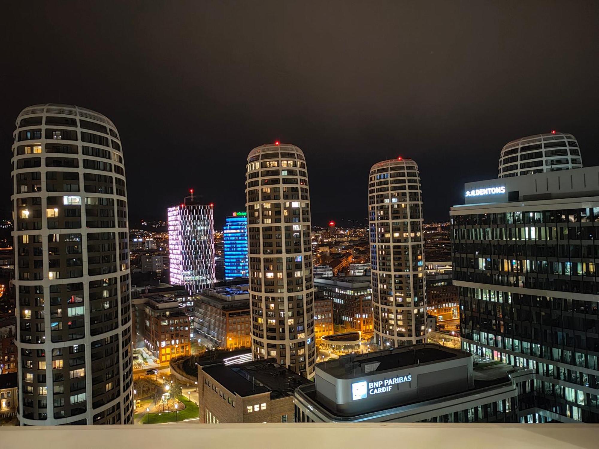 Sag Romantic 22 Floor Panorama City Free Parking Free Wifi Братислава Экстерьер фото